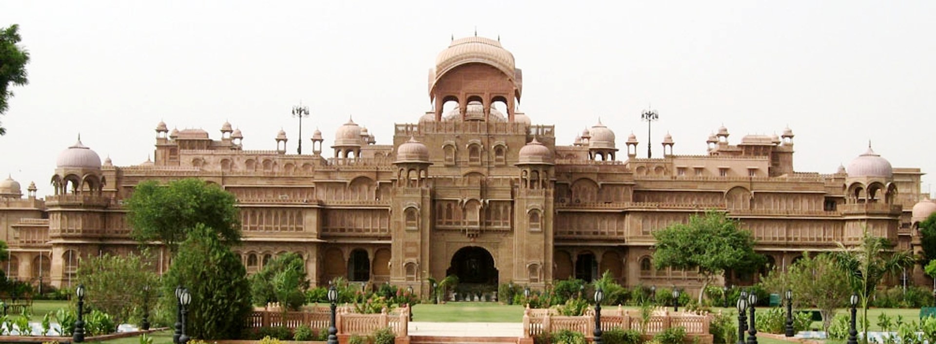 Laxmi Niwas Palace, the full red sandstone facade